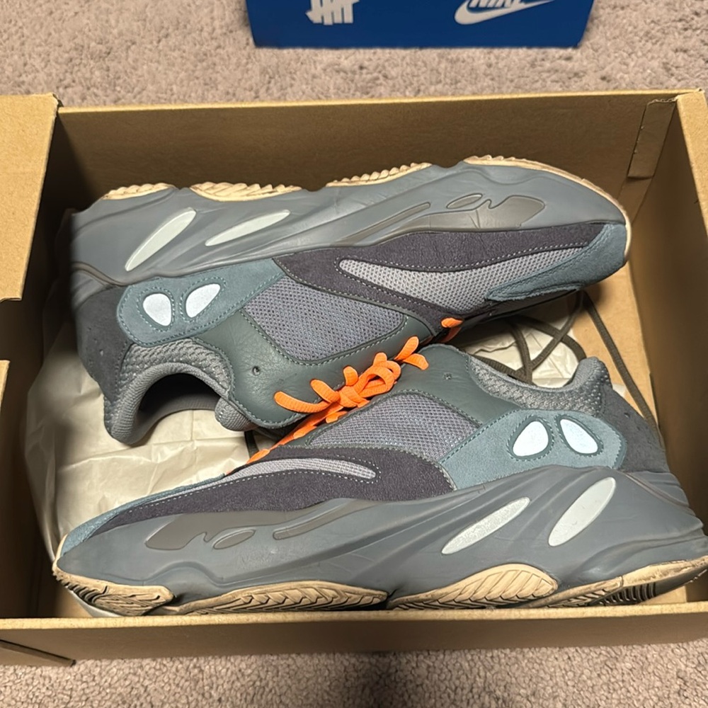 Open to offers - Yeezy 700 7/10
